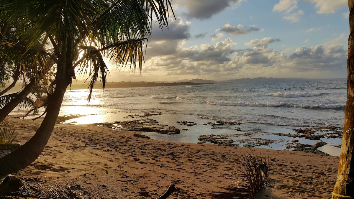 10 Praias Desertas e Pouco Conhecidas Para Relaxar em Grande Estilo