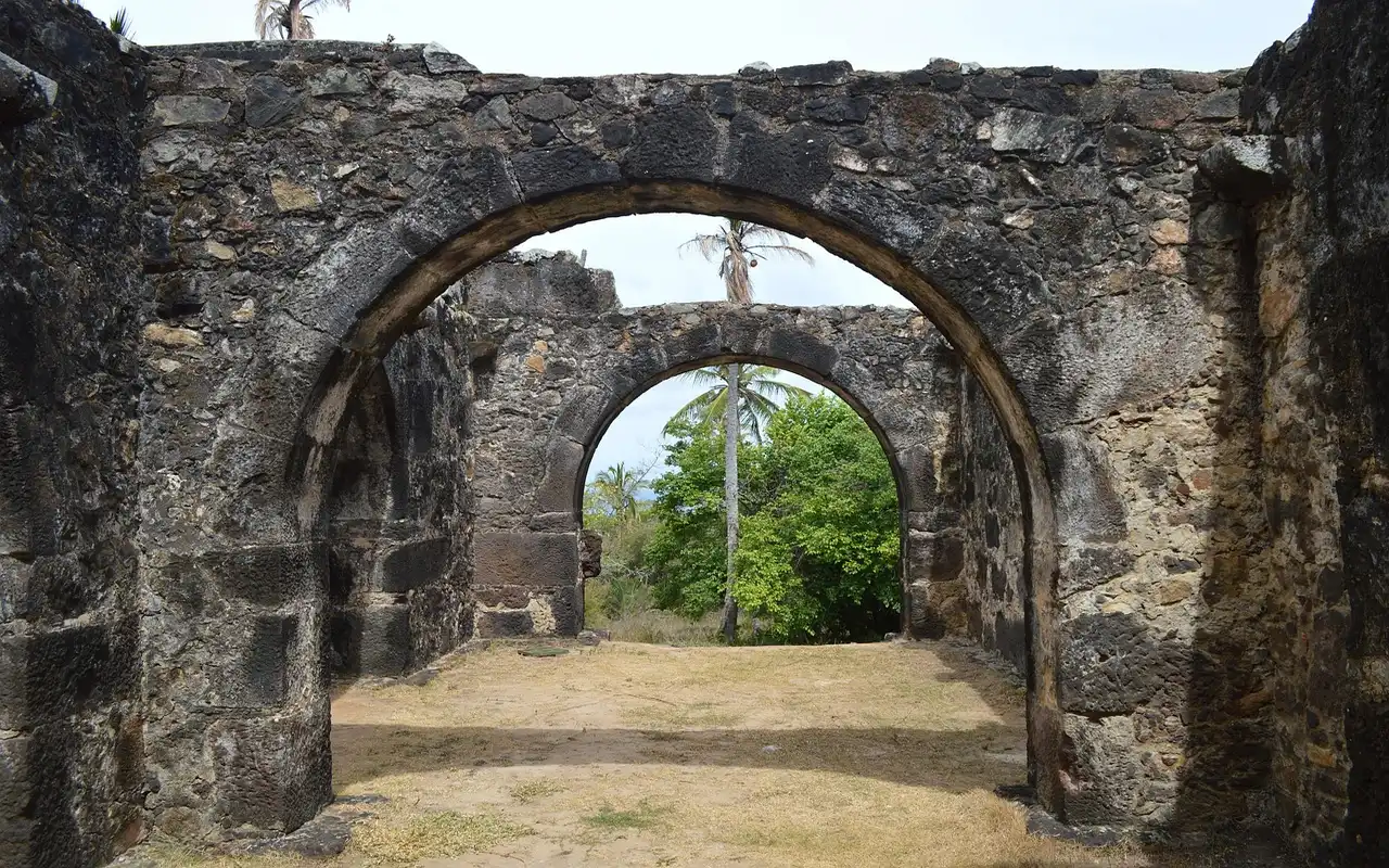 Arcadas do Castelo - Praia do Forte - BA