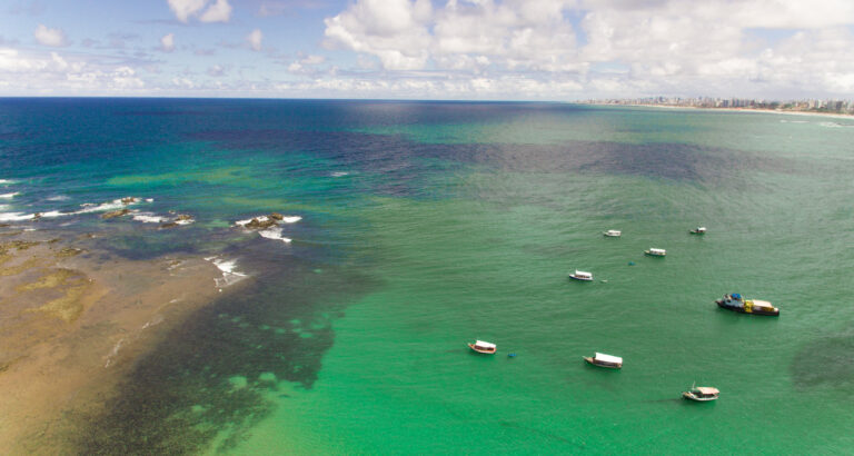 Tábua de Maré de Salvador baixa com vista das Piscinas Naturais