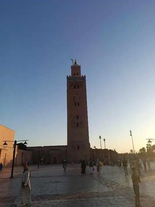 Vista da praça Jemaa no por do sol em Marrakech