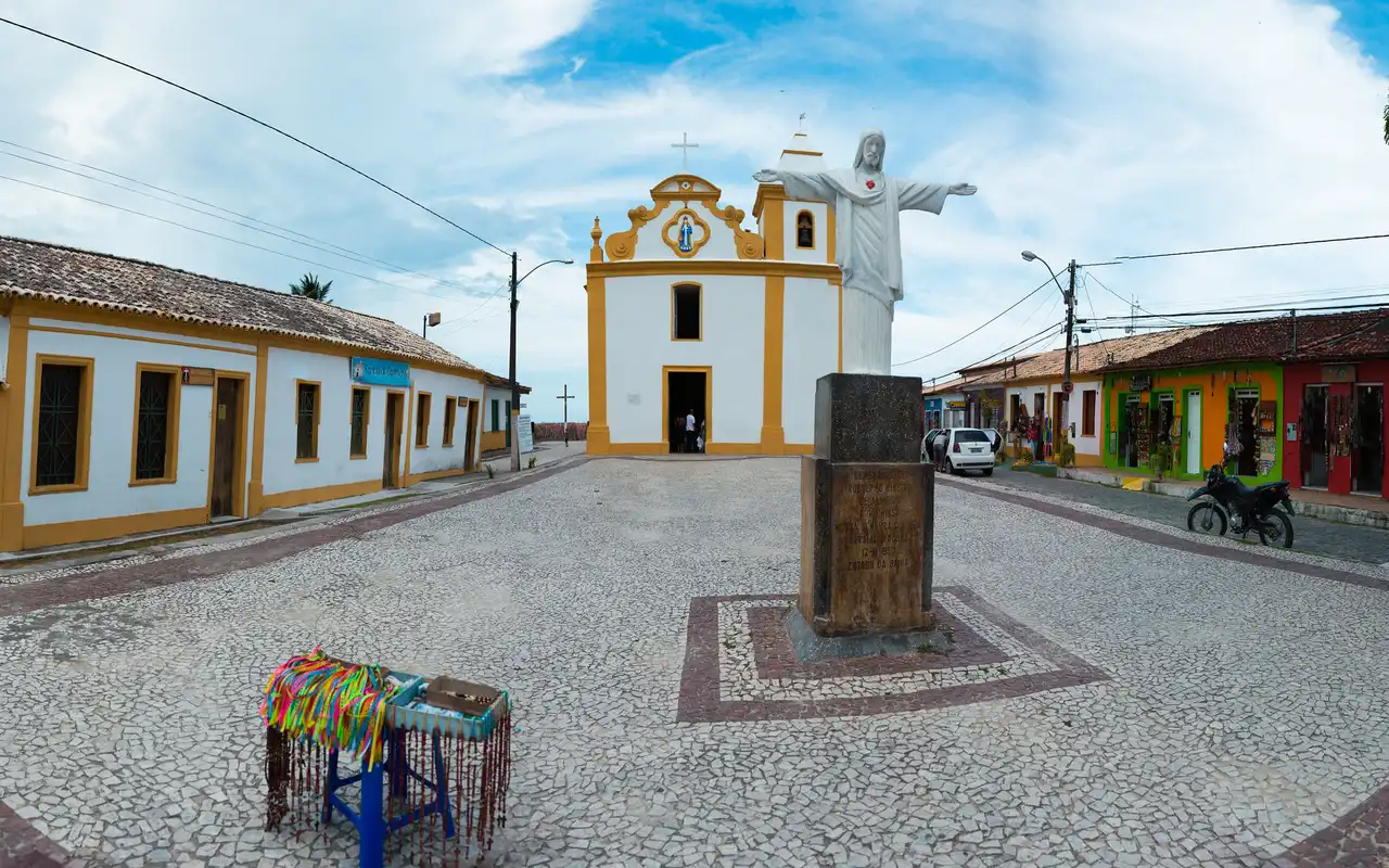 Igreja Matriz de Nossa Senhora d'Ajuda no centro histórico