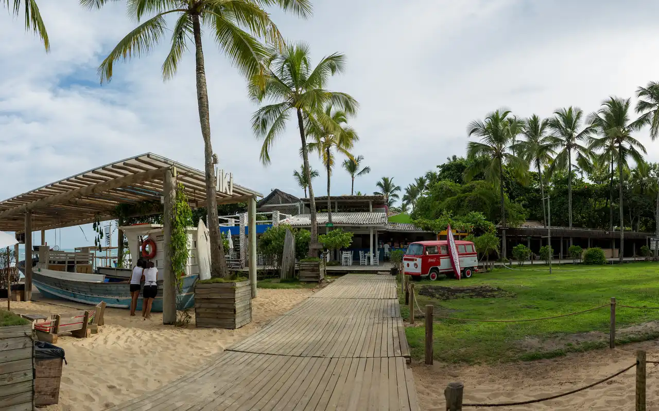Estrutura de hospedagem e pousadas perto da Praia do Parracho em Arraial d'Ajuda